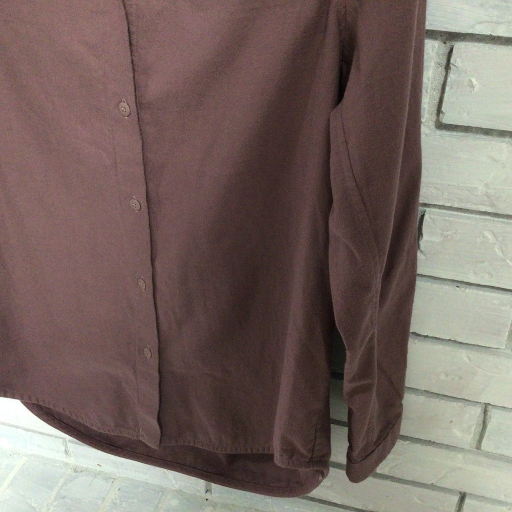 LULULEMON- Soft Flannel button down shirt in plum colour - SIZE 6 NWT - Picture 6 of 8